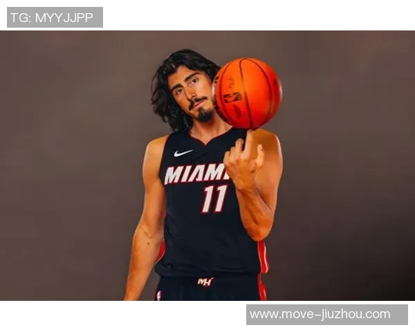 哈克斯表现出色14投7中贡献17分4篮板3助攻1盖帽助球队取得胜利